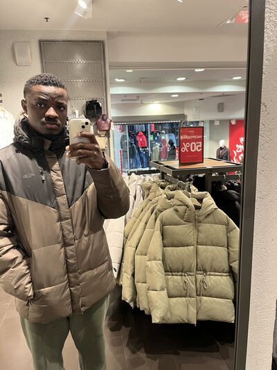  -,   Ghislain, 27 ,   ,   