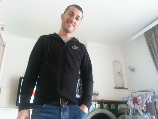  ,   Sargis, 37 ,   ,   