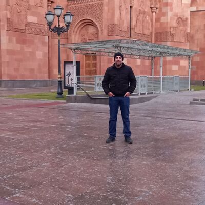  ,   Sargis, 38 ,   ,   