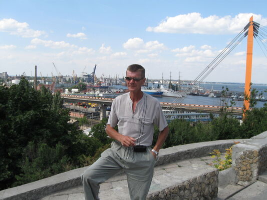  ,   Viktor, 55 ,  