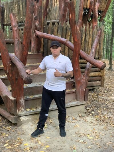  ,   Anton, 33 ,   ,   