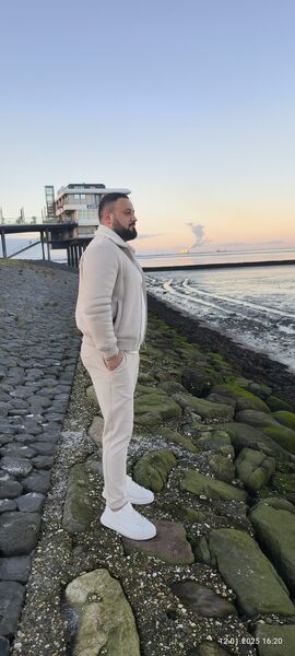  Bergen op Zoom,   Togrul, 31 ,   ,   