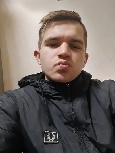  ,   Viktor, 26 ,   ,   