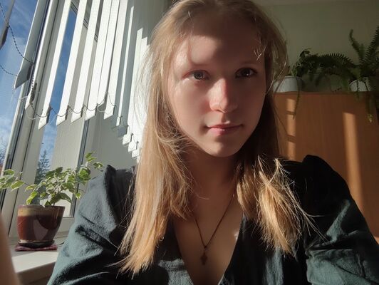  ,   Uliana, 18 ,   ,   