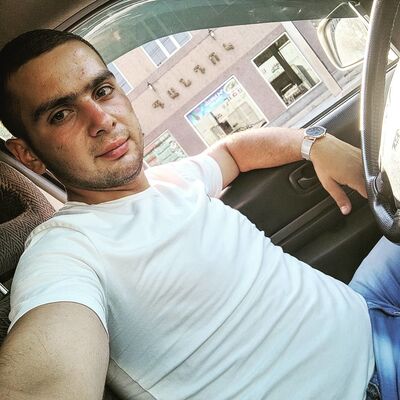  ,   Hayk, 37 ,   