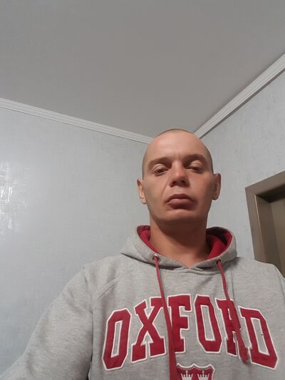  ,   Viktor, 35 ,   c 