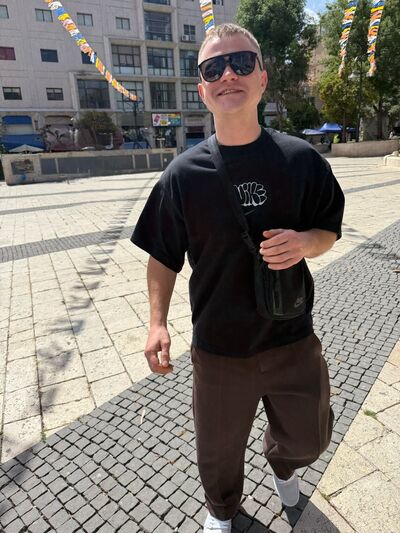  Even Yehuda,   , 32 ,   