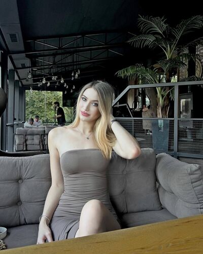  ,   Lisa, 22 ,   ,   