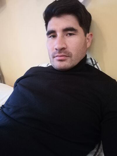  ,   Ali, 32 ,   ,   