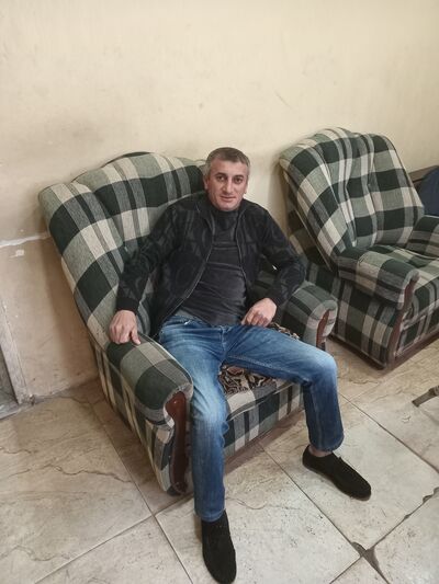  ,   Seryoja, 37 ,   ,   