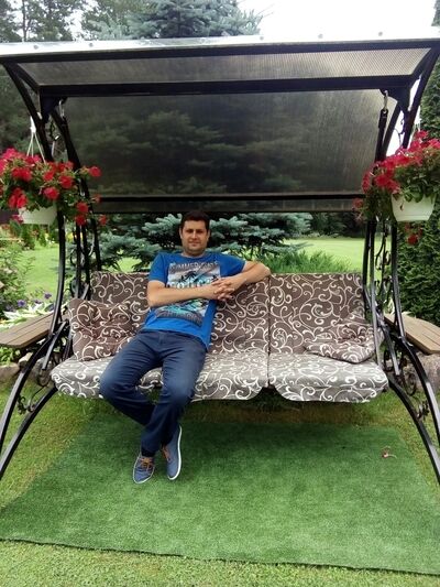  ,   Viktor, 41 ,   ,   