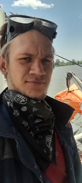  --,   , 22 ,   