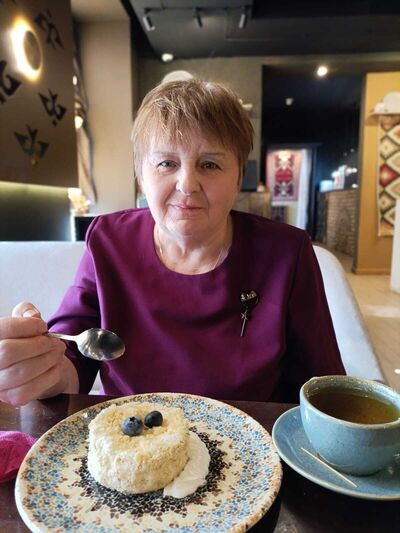  ,   Elena, 61 ,   ,   