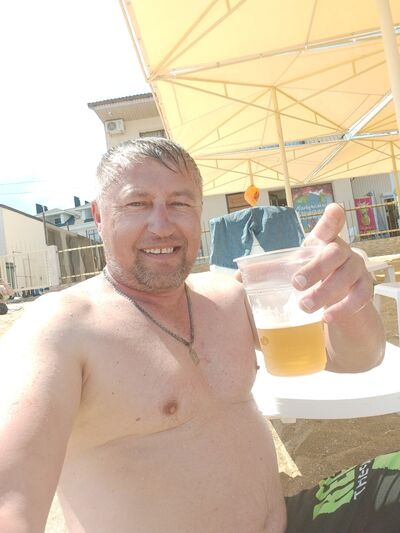  ,   Valentin, 45 ,   ,   