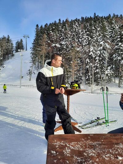  ,   Albert, 43 ,   ,   