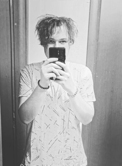  ,   Artem, 23 ,   