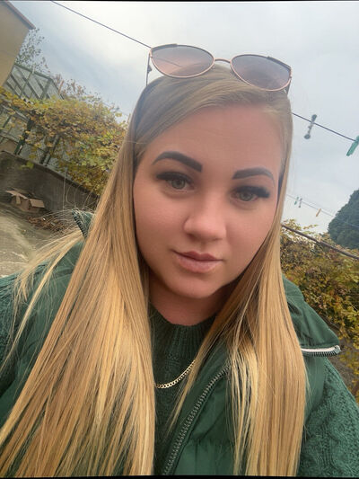  ,   Ilona, 29 ,   ,   