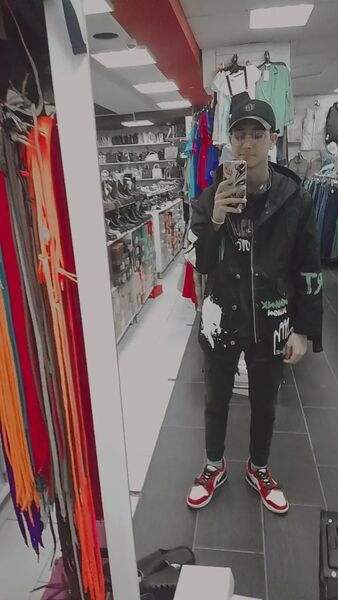  ,   Kevin, 21 ,   ,   