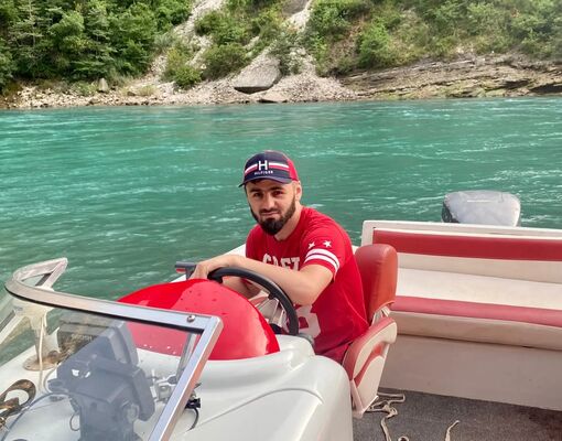  ,   Narek, 35 ,   ,   