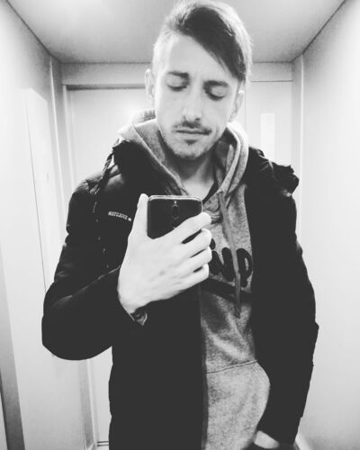  Warszawa,   Max, 32 ,   ,   