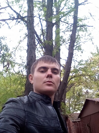  ,   Vlad, 32 ,   