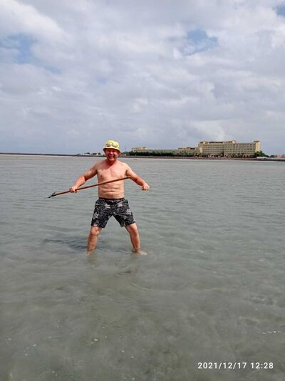  ,   Aleks, 43 ,   ,   