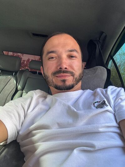  ,   Aza, 37 ,   ,   