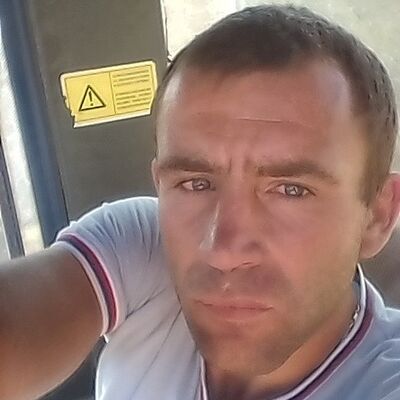  ,   Alex, 44 ,   