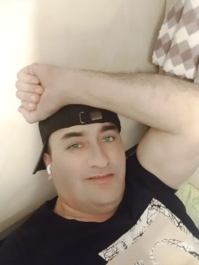  ,   Artur, 46 ,   ,   