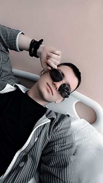  ,   Denis, 21 ,   ,   