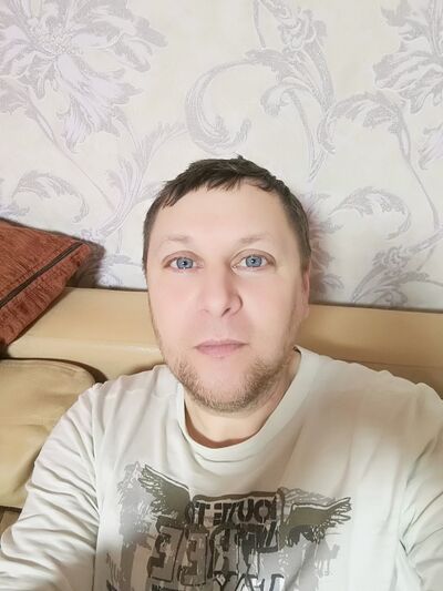  ,   Nik, 39 ,   