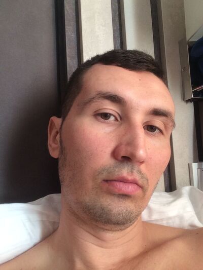  ,   Alex, 30 ,   c 