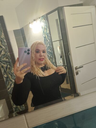  ,   Dayana, 35 ,   ,   