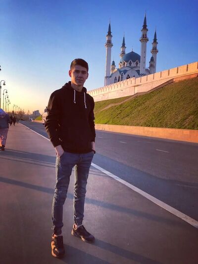  ,   Artur, 27 ,   ,   