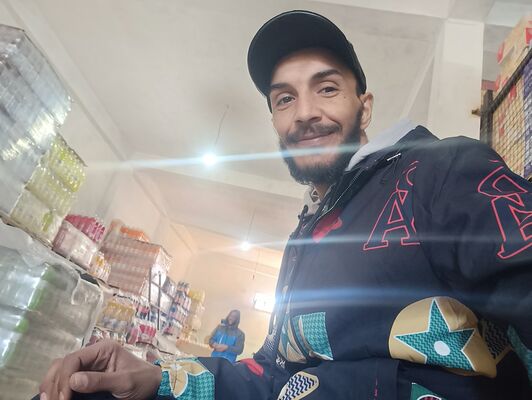  Algiers,   Hossin, 32 ,   ,   