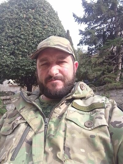  ,   Sergei, 46 ,   c 