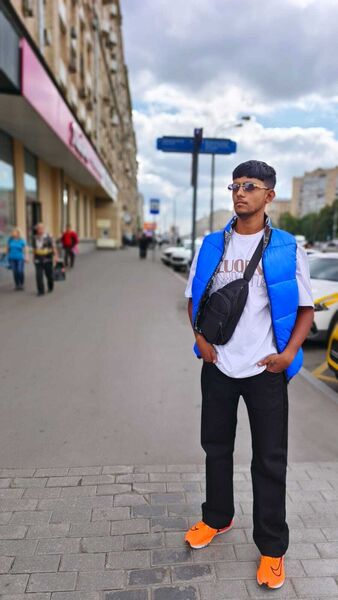  ,   Akhil, 25 ,   ,   