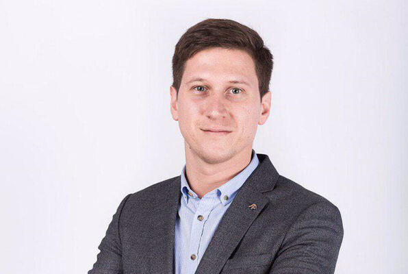  ,   Viktor, 43 ,   ,   , c 