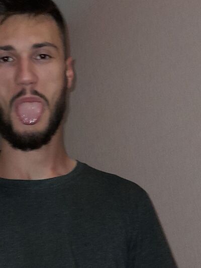  ,   Roman, 28 ,  
