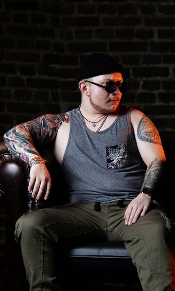  ,   Denis, 27 ,   ,   