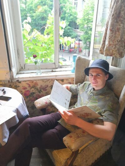  ,   Nik, 34 ,   