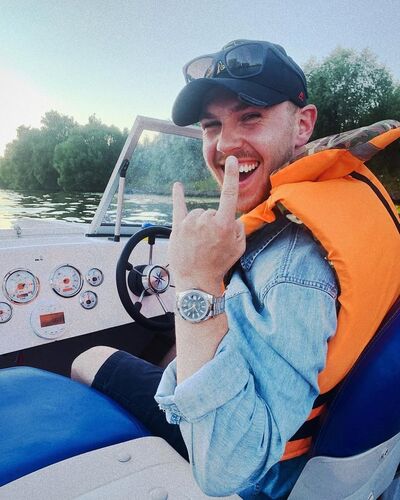  ,   Viktor, 37 ,   ,   