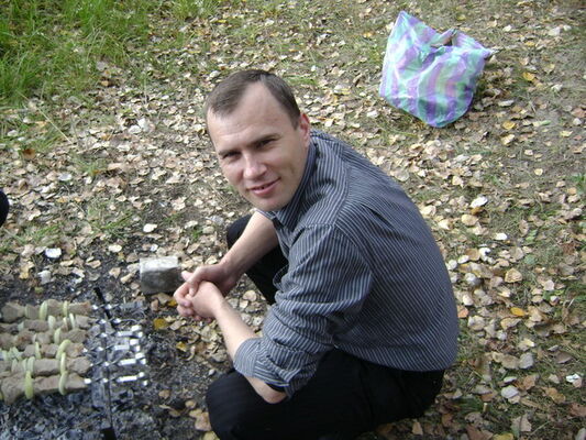  ,   Viktor, 49 ,   