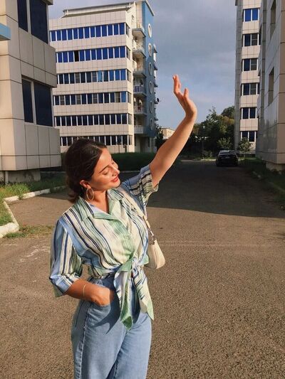  ,   Dilara, 25 ,   ,   