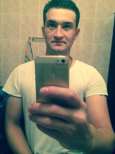  ,   Viktor, 44 ,  