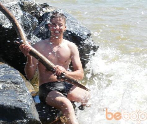  ,   Leon, 40 ,  