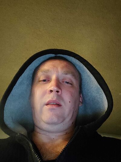  ,   Maxim, 44 ,   ,   