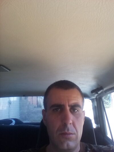  ,   Artur, 42 ,   ,   