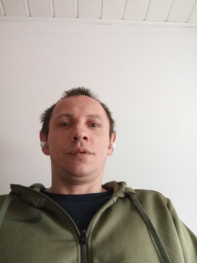  Asbach-Baumenheim,   Aliaksandr, 42 ,   ,   