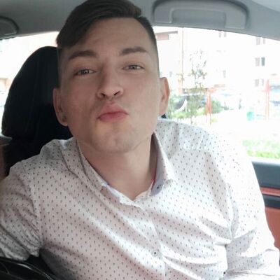  ,   Denis, 32 ,   ,   , c , 